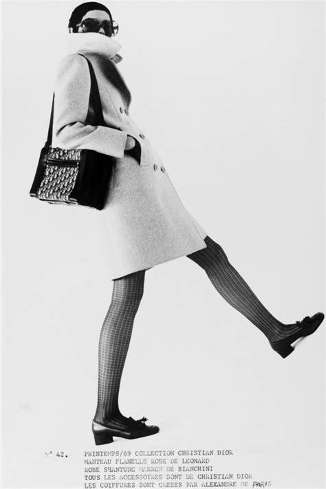 dior oblique pattern - christian Dior iconic.